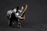 印度犀牛雕塑图片