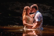 水中激情接吻情侣图片
