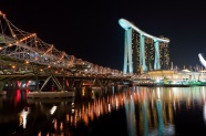 新加坡摩天大楼夜景图片