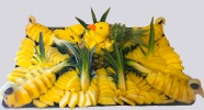 菠萝雕花摆盘图片