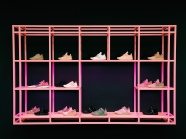 运动鞋展示架图片