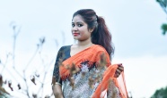 印度服装户外美女图片