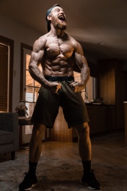 霸气肌肉男人体艺术图片