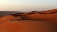 荒芜沙漠沙丘景观图片