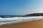 海滩海浪蔚蓝大海图片