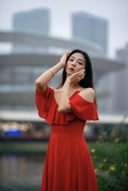 红裙亚洲美女图片