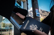 美国护照正面图片