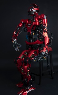 红色机器人模型图片