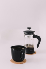 咖啡壶和咖啡图片