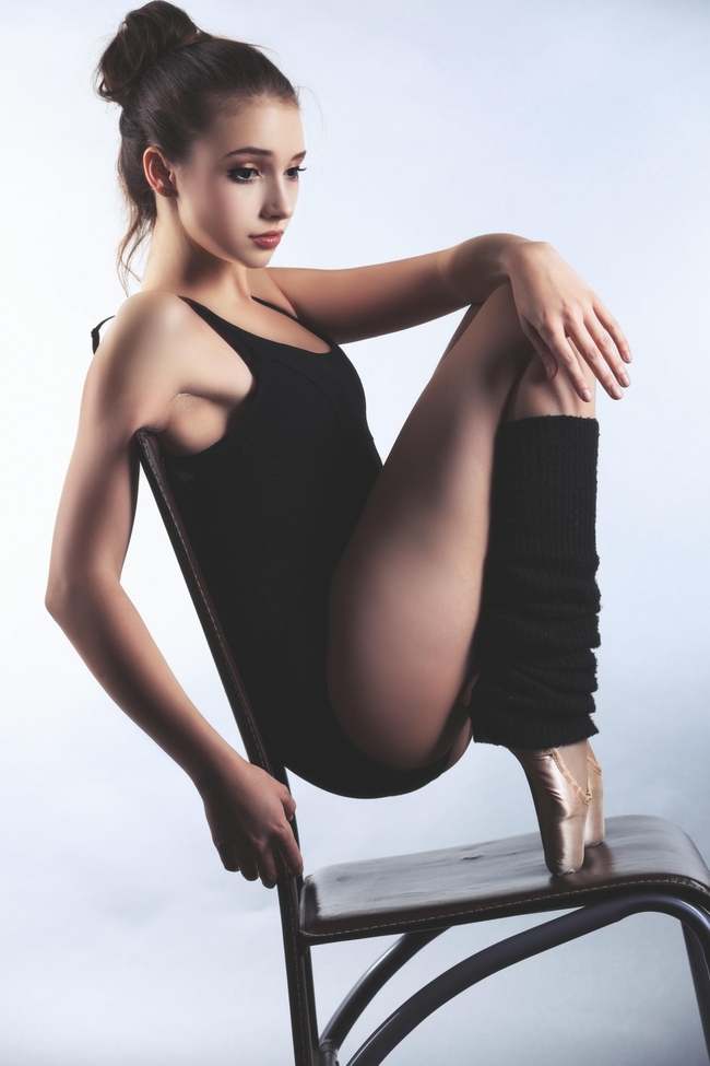 性感芭蕾舞美女人体模特写真图片