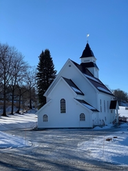 冬天白色教堂建筑摄影图片