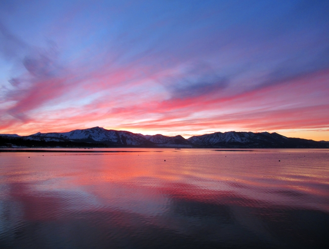 冬日黄昏湖泊风景图片