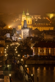 布拉格城市夜景图片