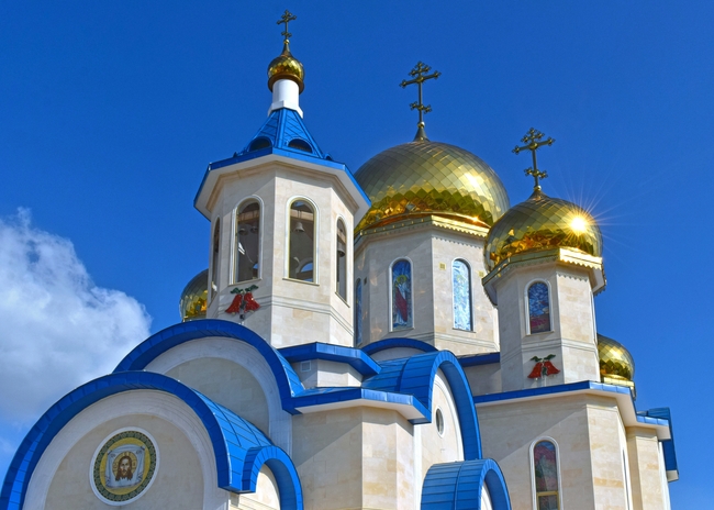 俄罗斯圆顶教堂钟楼图片