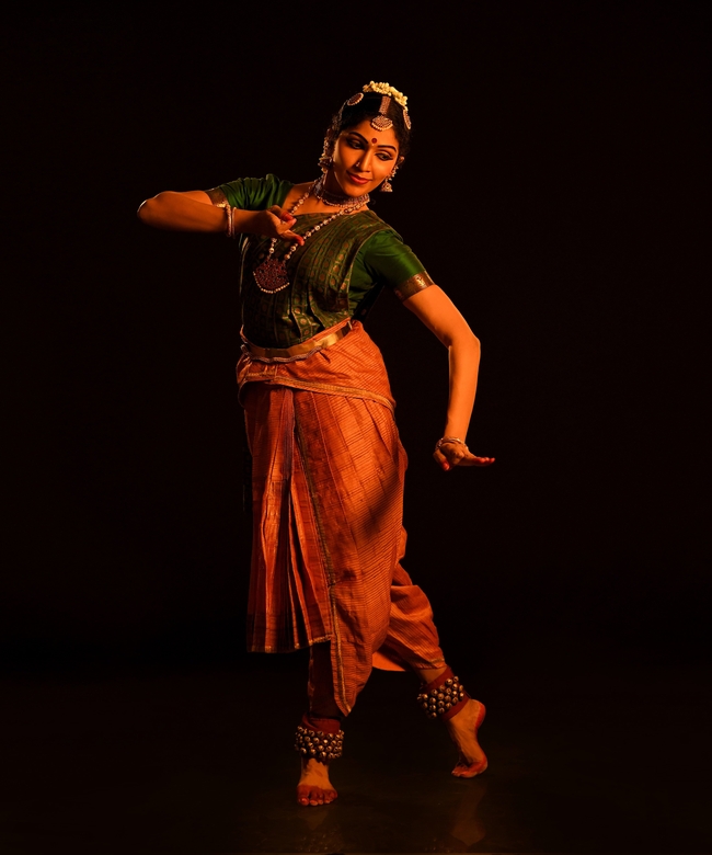印度婆罗多舞美女图片