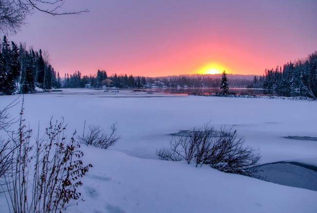 唯美冬季黄昏夕阳美景图片