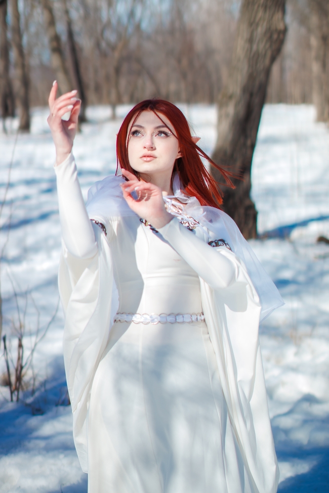 冬季美女cosplay精灵写真图片