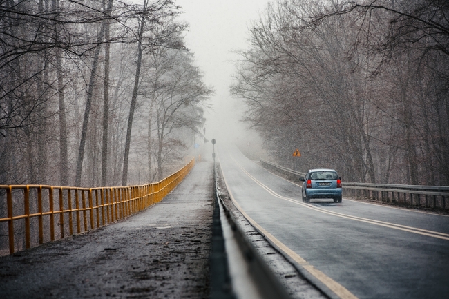 冬日汽车旅行风光摄影图片