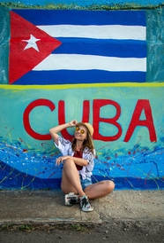 古巴旅行美女图片
