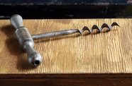 复古软木螺丝工具图片
