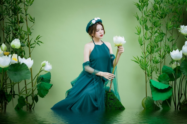 亚洲性感绿色肚兜美女人体摄影艺术图片