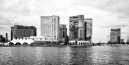 海港码头现代建筑黑白摄影图片