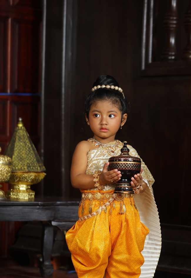 泰国可爱小女孩写真摄影图片
