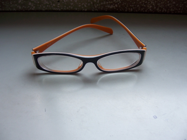 木制眼镜高清图片