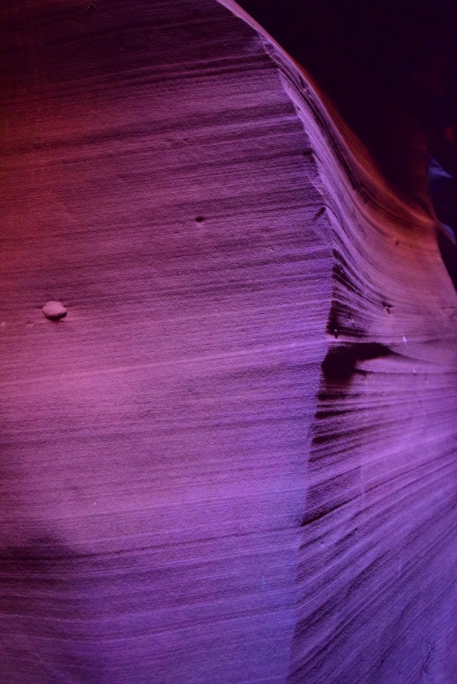 紫色羚羊峡谷砂岩图片