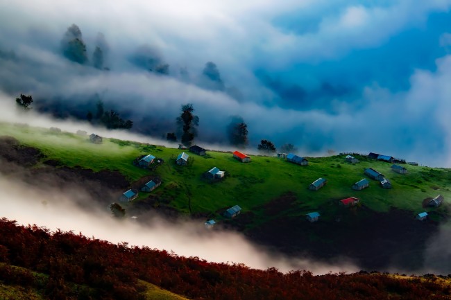 伊朗云雾风景图片