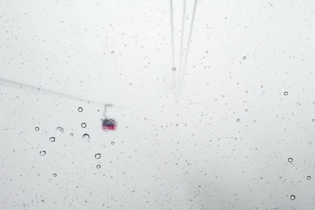 风雪天缆车图片