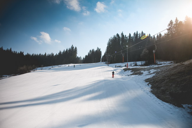 南山滑雪场雪道图片