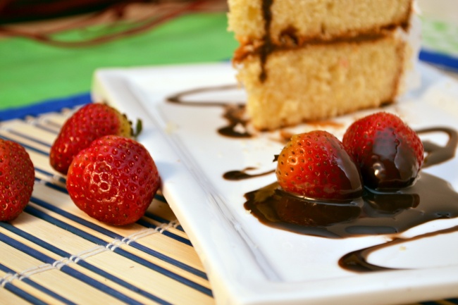 草莓和蛋糕图片