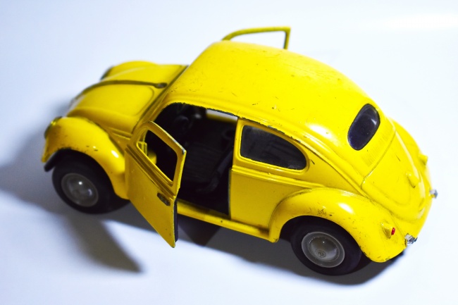黄色甲壳虫玩具车图片