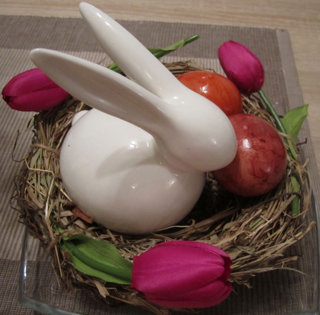 复活节陶瓷小白兔图片