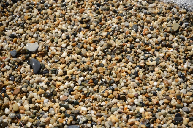 鹅卵石海滩背景图片
