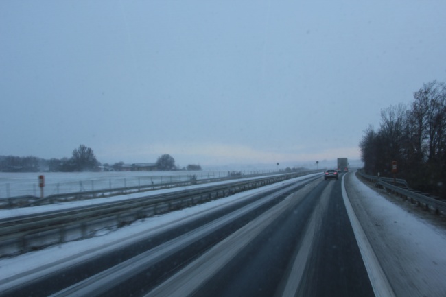 冬天的高速公路图片