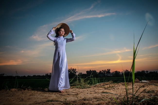 越南美女艺术生活照