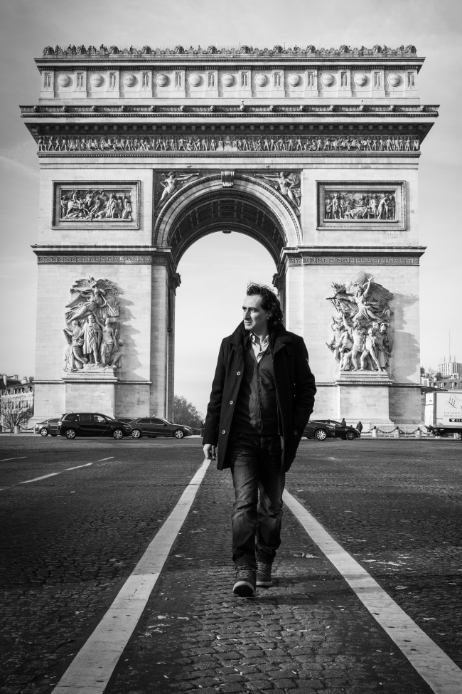 法国时尚街拍黑白摄影