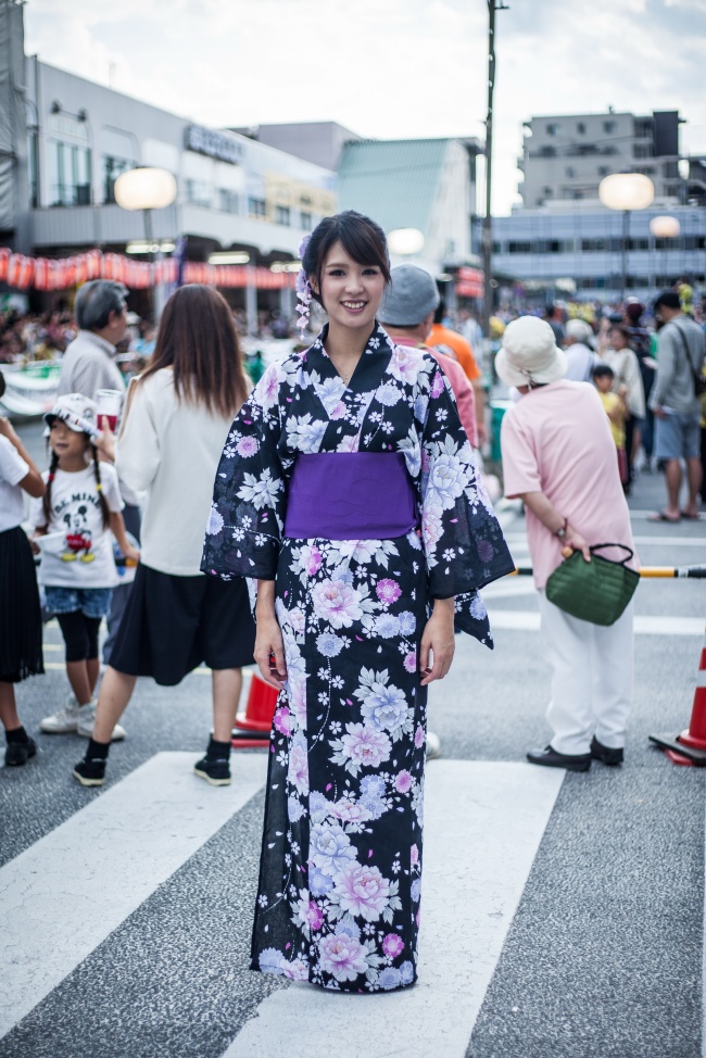 日本和服靓丽美女图片