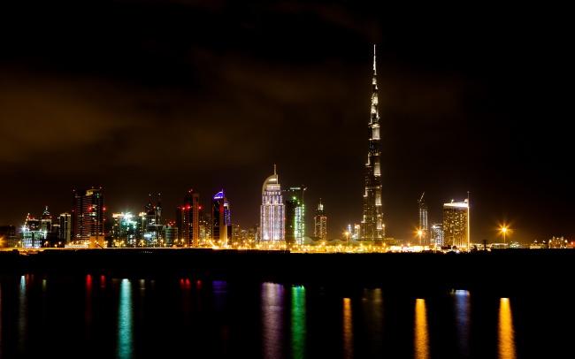 迪拜夜晚建筑景观图片