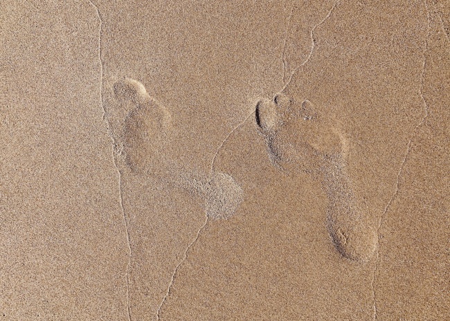 沙滩脚印图片素材