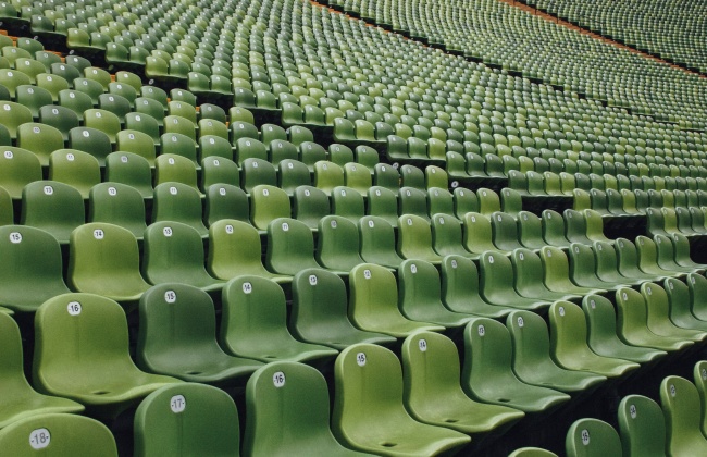 看台绿色观众座椅图片