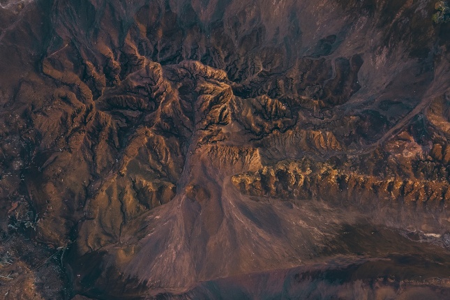 山地崎岖的沙质峡谷图片