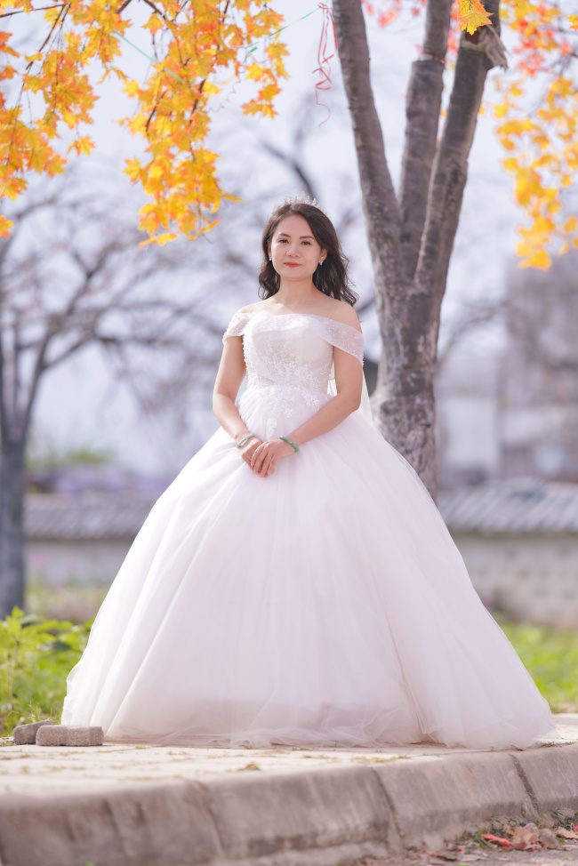 亚洲美女婚纱图片