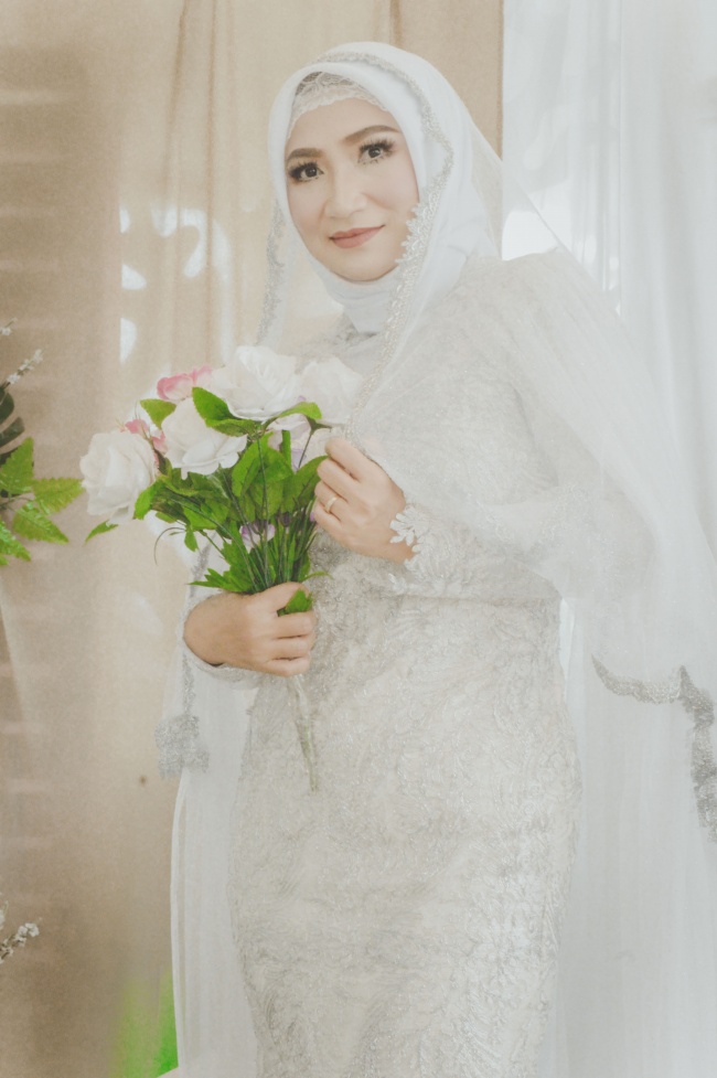外国新娘白色婚纱图片