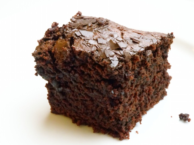 自制美味巧克力蛋糕块图片