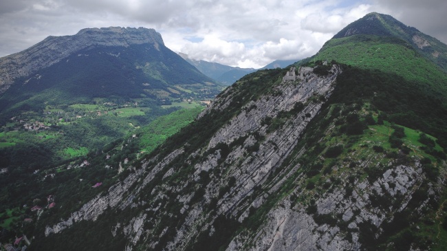 夏季阿尔卑斯山景观图片