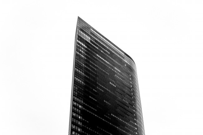 现代高楼建筑黑白摄影图片
