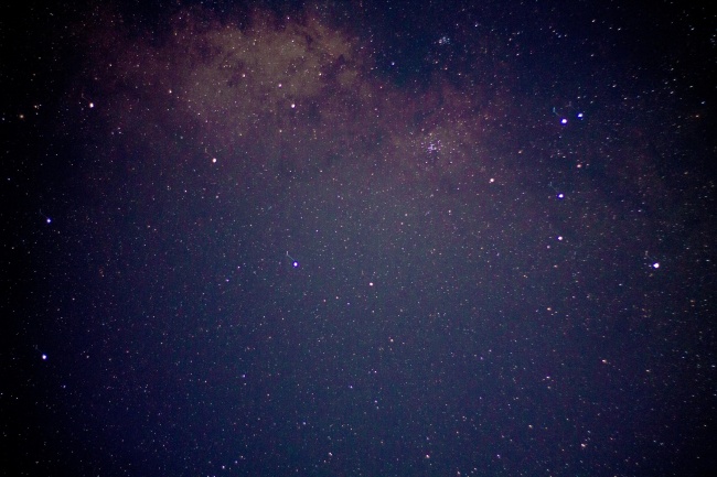 紫色群星璀璨夜空图片